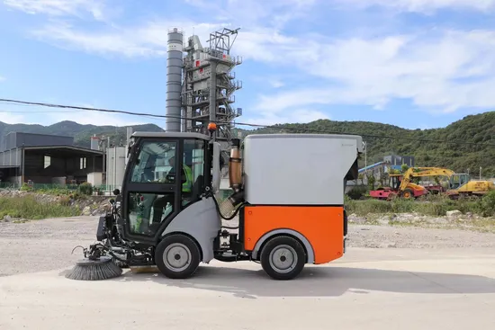 Diesel Professional Sweeping & Vacuuming Road Cleaning Truck Street Road Sweeper